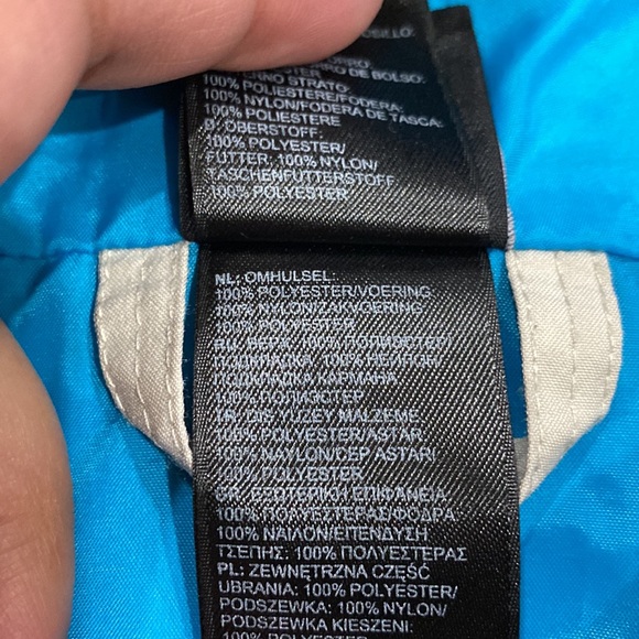 The Northface Girls Ski/Winter Jacket (SIze:18 XL) - Picture 4 of 15